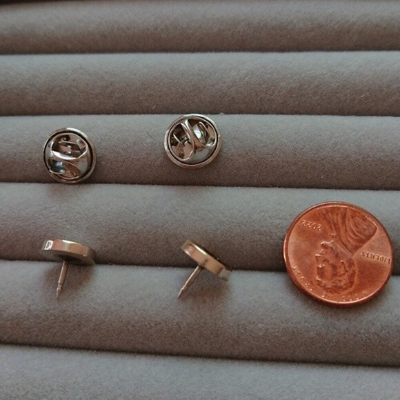 Black and white happy face brooch/pins - Picture 4 of 5